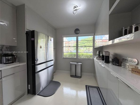 900 SW 128th Ave 105D, Pembroke Pines FL 33027