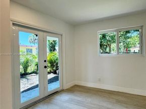 111 NW 7th Ave, Dania Beach FL 33004