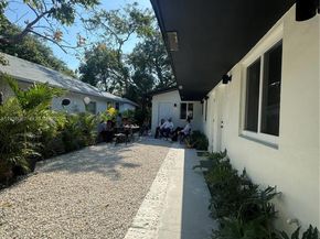 111 NW 7th Ave, Dania Beach FL 33004