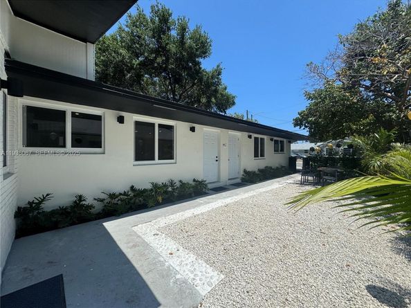 111 NW 7th Ave, Dania Beach FL 33004