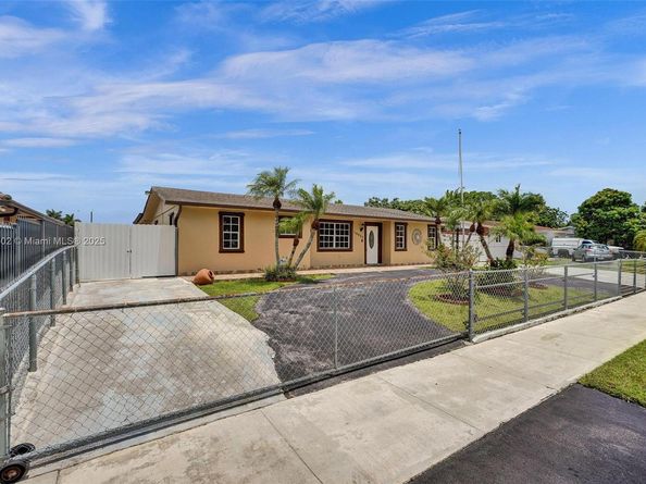 19021 SW 122nd Ave, Miami FL 33177