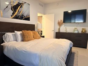 159 NE 6th St 4805, Miami FL 33132