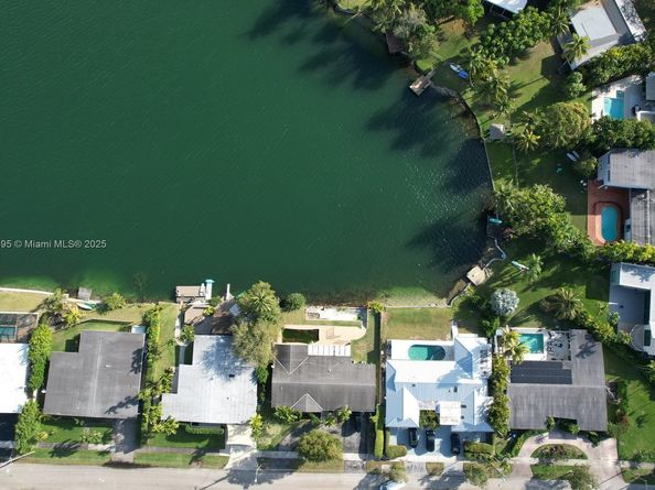 2010 NE 196th Ter, North Miami Beach FL 33179