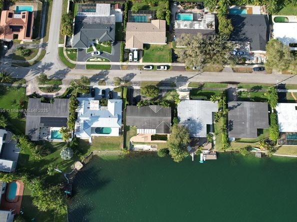 2010 NE 196th Ter, North Miami Beach FL 33179