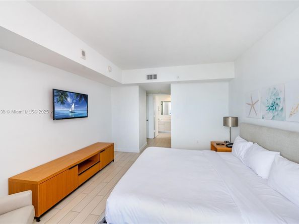 2602 E Hallandale Beach blvd R1607, Hallandale Beach FL 33009