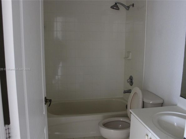 11375 NW 77th Ln, Doral FL 33178