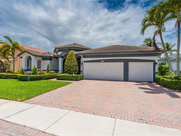 18633 SW 24th St, Miramar FL 33029