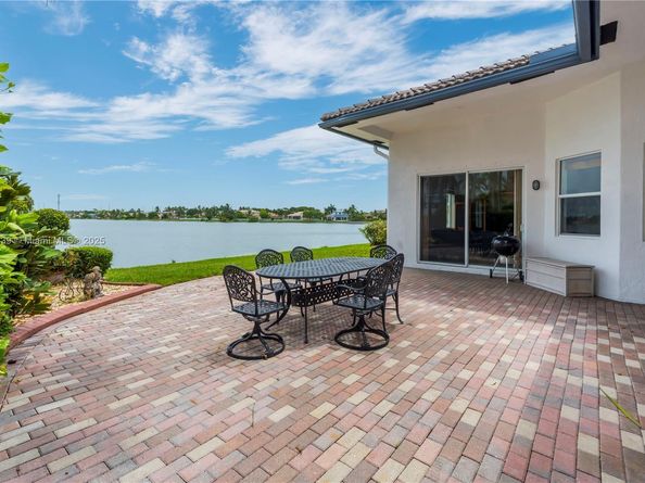 18633 SW 24th St, Miramar FL 33029