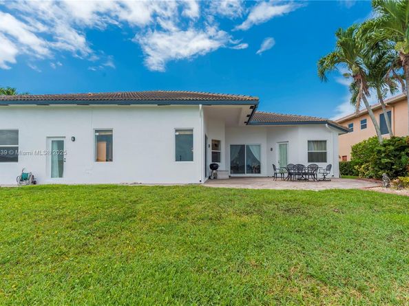 18633 SW 24th St, Miramar FL 33029