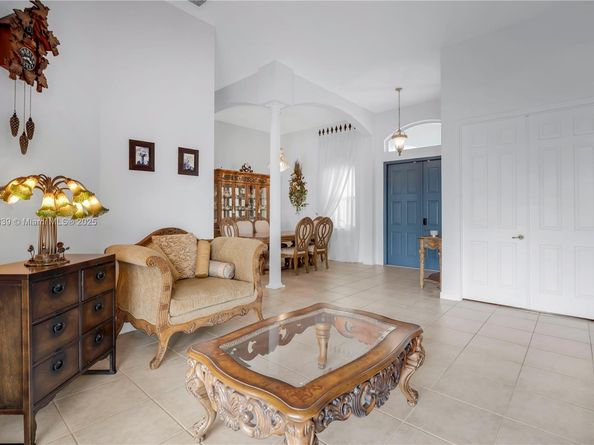 18633 SW 24th St, Miramar FL 33029