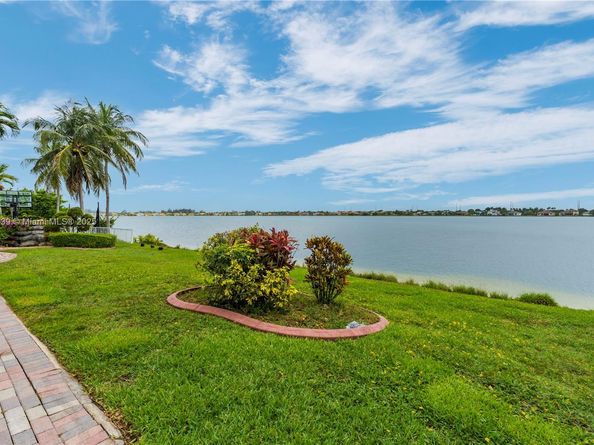 18633 SW 24th St, Miramar FL 33029