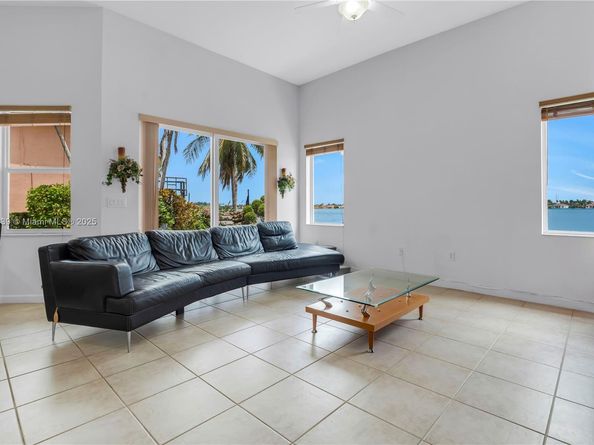 18633 SW 24th St, Miramar FL 33029