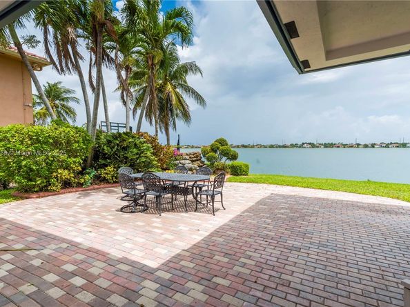 18633 SW 24th St, Miramar FL 33029