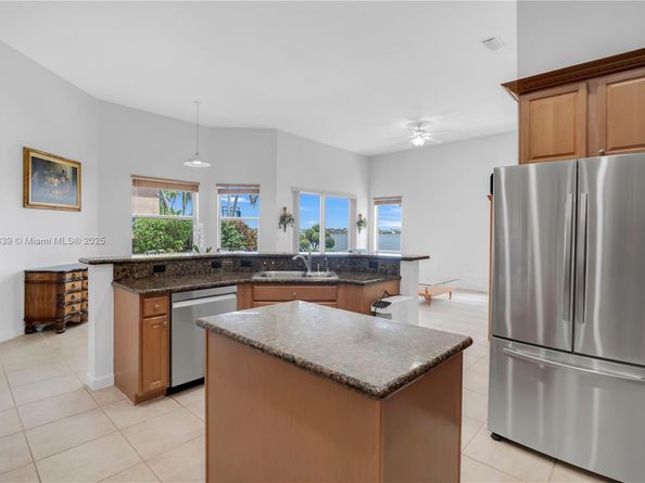 18633 SW 24th St, Miramar FL 33029
