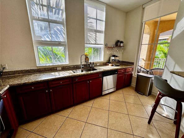 3001 NE 185th St 514, Aventura FL 33180