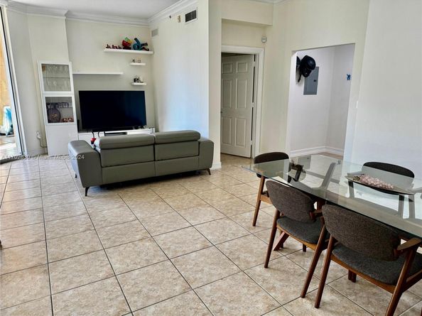 3001 NE 185th St 514, Aventura FL 33180