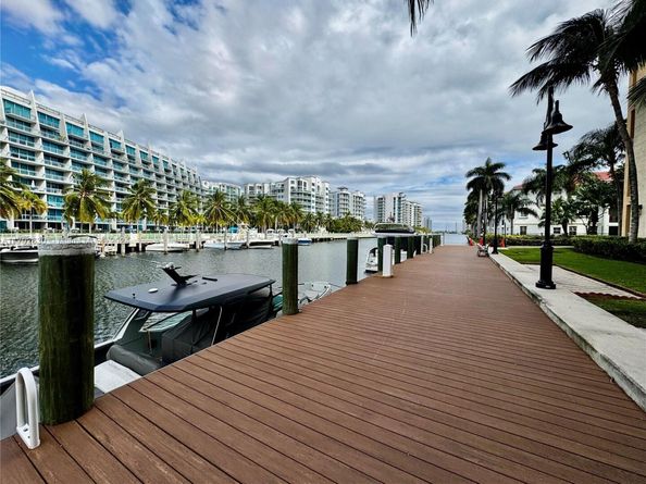 3001 NE 185th St 514, Aventura FL 33180