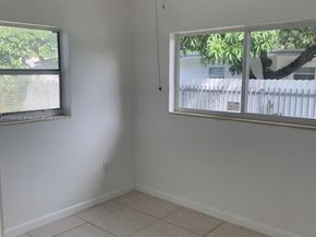 2181 NW 91st St, Miami FL 33147