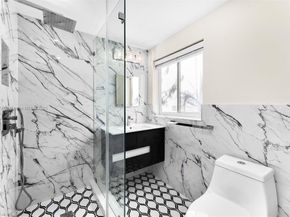 427 W 43rd St, Miami Beach FL 33140