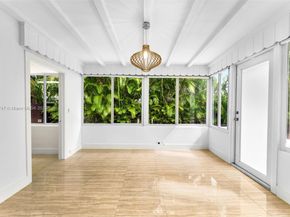 427 W 43rd St, Miami Beach FL 33140