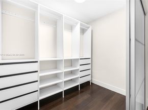 427 W 43rd St, Miami Beach FL 33140