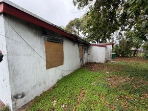 15771 NW 17th Pl, Miami Gardens FL 33054
