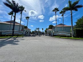 11667 NE 18th Dr 11667, North Miami FL 33181