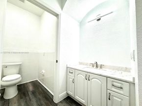 11667 NE 18th Dr 11667, North Miami FL 33181