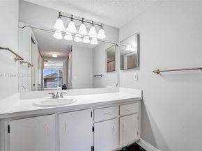 7331 S Devon Dr 215, Tamarac FL 33321