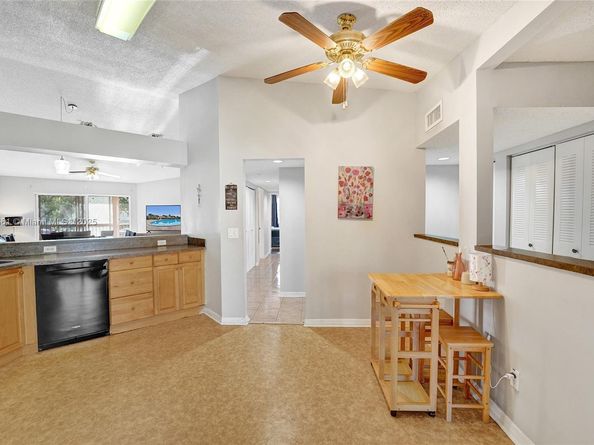 7331 S Devon Dr 215, Tamarac FL 33321