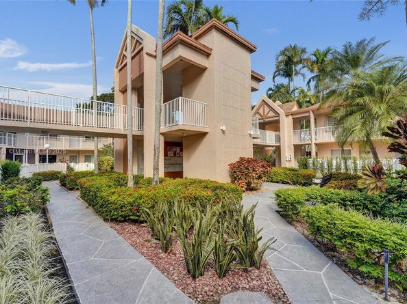 7331 S Devon Dr 215, Tamarac FL 33321