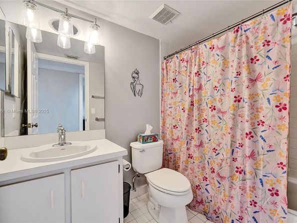 7331 S Devon Dr 215, Tamarac FL 33321