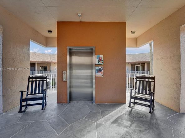 7331 S Devon Dr 215, Tamarac FL 33321