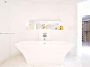 17301 Biscayne Blvd 305, North Miami Beach FL 33160