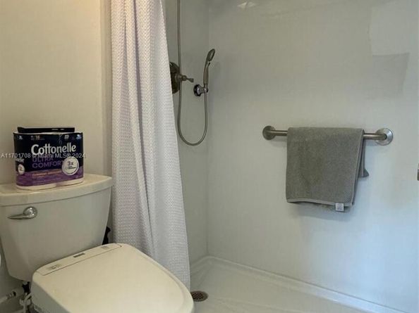 200 diplomat 333, Hallandale Beach FL 33009