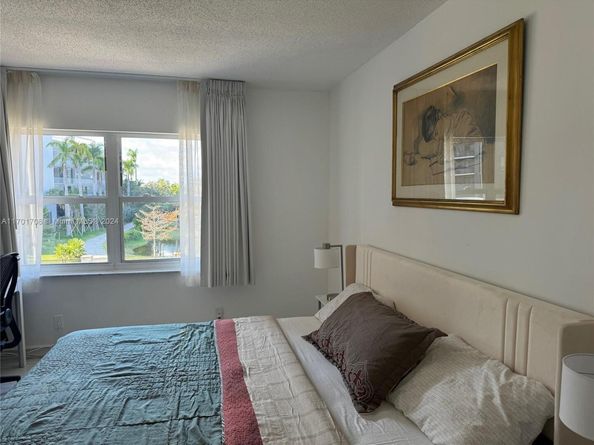 200 diplomat 333, Hallandale Beach FL 33009