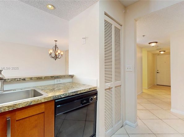 2334 S Cypress Bend Dr 504, Pompano Beach FL 33069