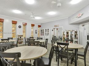 4706 NW 36th St 402, Lauderdale Lakes FL 33319