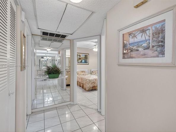 4706 NW 36th St 402, Lauderdale Lakes FL 33319