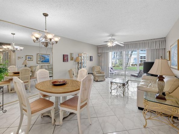 4706 NW 36th St 402, Lauderdale Lakes FL 33319