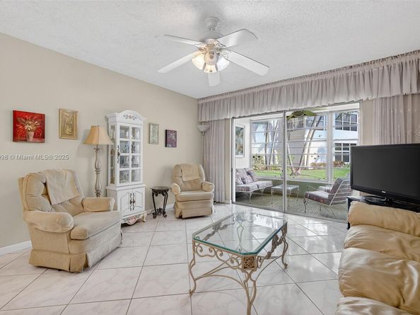 4706 NW 36th St 402, Lauderdale Lakes FL 33319