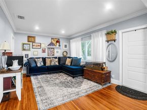 899 E Country Club Cir, Plantation FL 33317