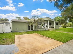 899 E Country Club Cir, Plantation FL 33317