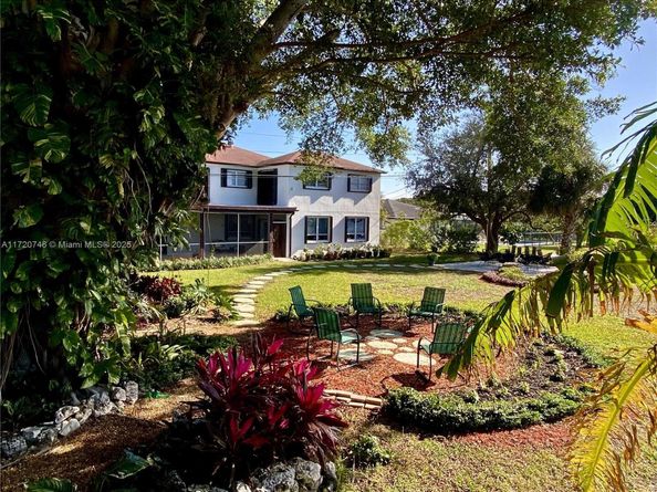 1524 39th St, West Palm Beach FL 33407