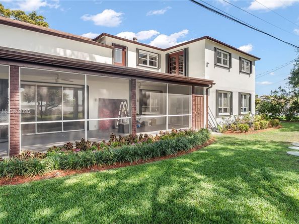 1524 39th St, West Palm Beach FL 33407