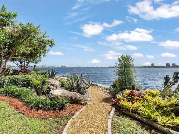 1524 39th St, West Palm Beach FL 33407