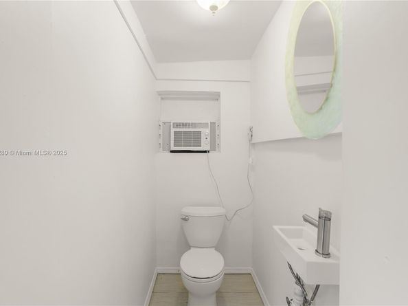 1631 NE 32nd St, Pompano Beach FL 33064