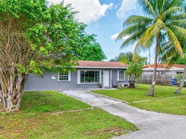 1631 NE 32nd St, Pompano Beach FL 33064