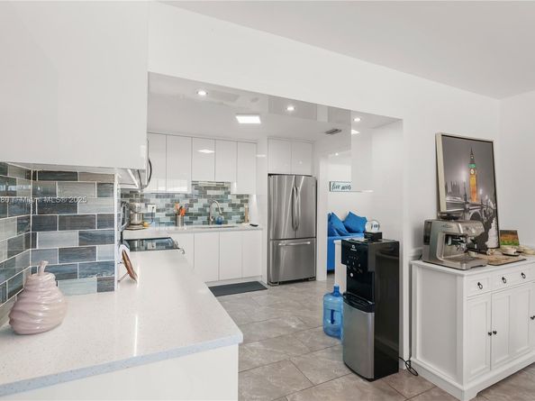 1631 NE 32nd St, Pompano Beach FL 33064