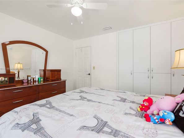 1631 NE 32nd St, Pompano Beach FL 33064